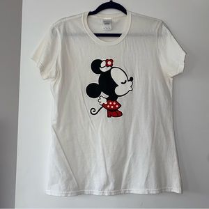 Disney Minnie Mouse Kissing White Couples Shirt